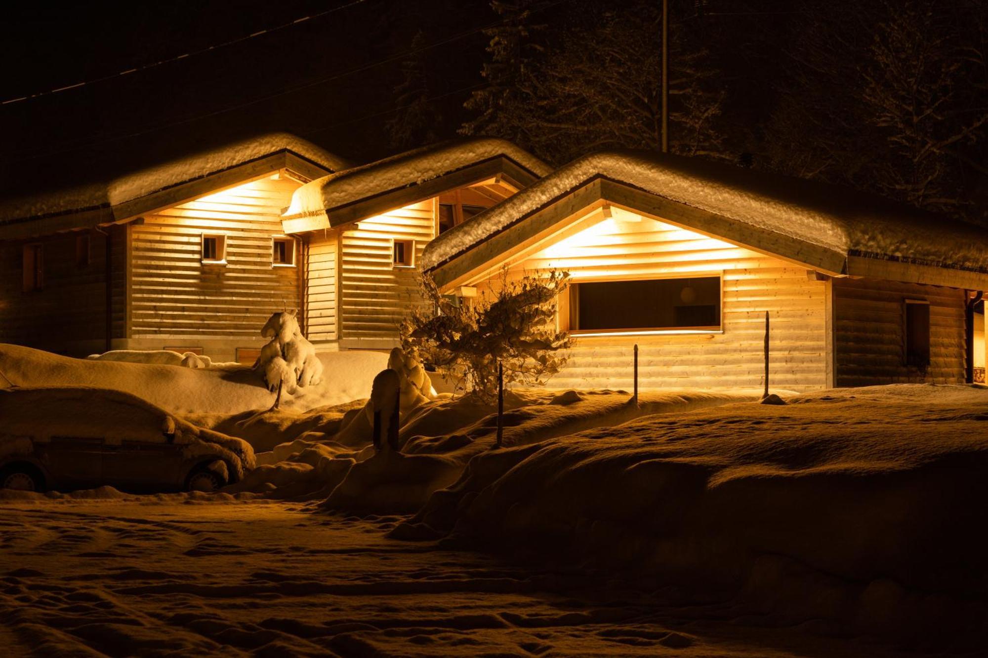 Huettenhotel Husky Lodge Muotathal Eksteriør bilde