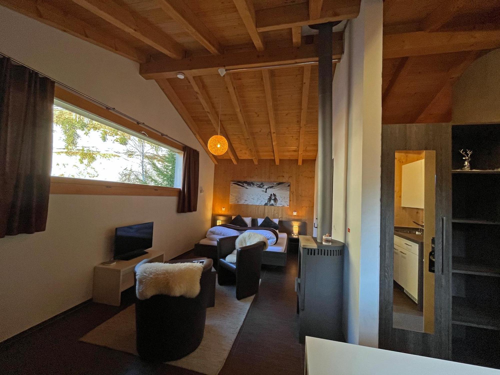 Huettenhotel Husky Lodge Muotathal Eksteriør bilde