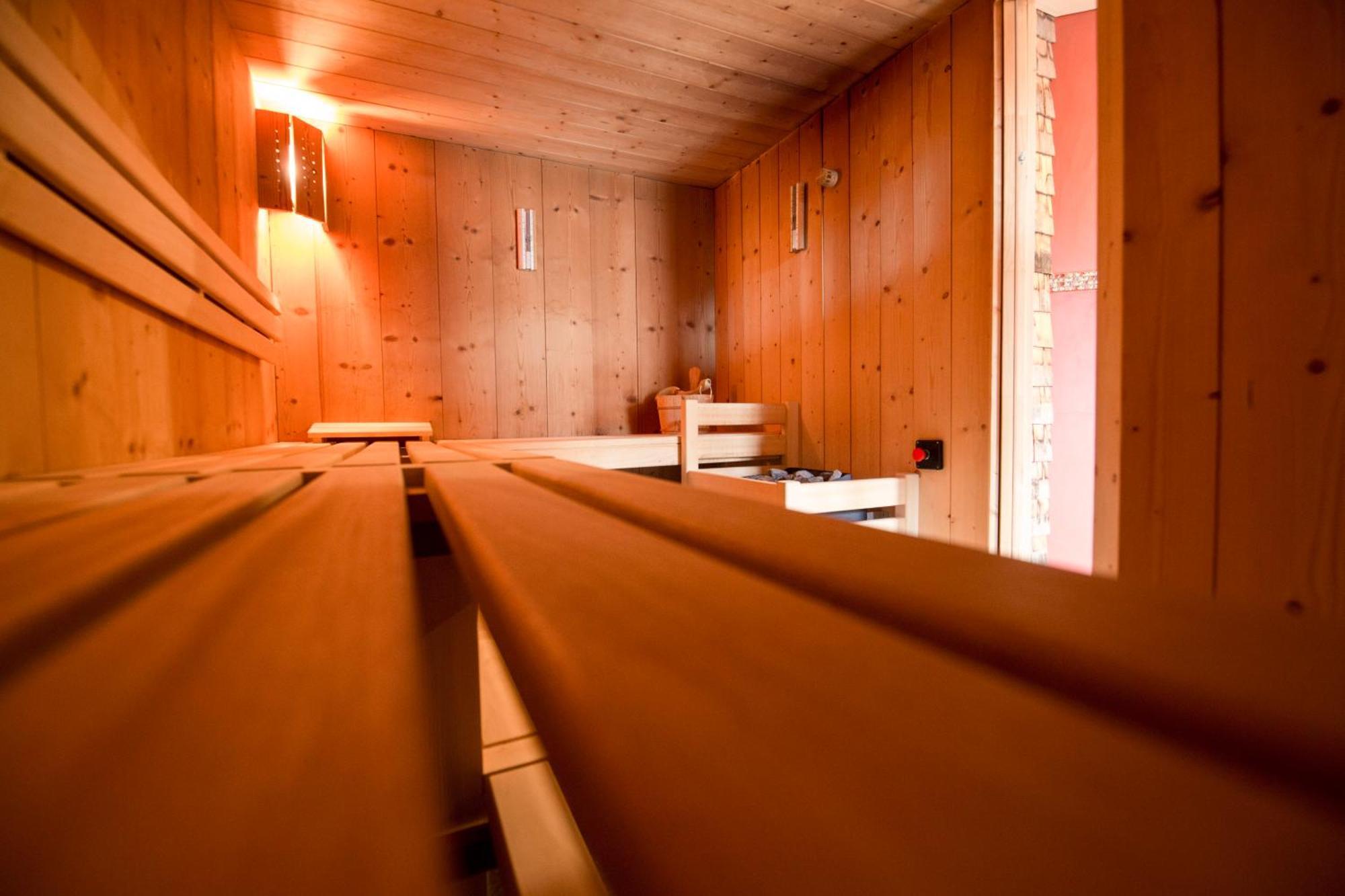 Huettenhotel Husky Lodge Muotathal Eksteriør bilde