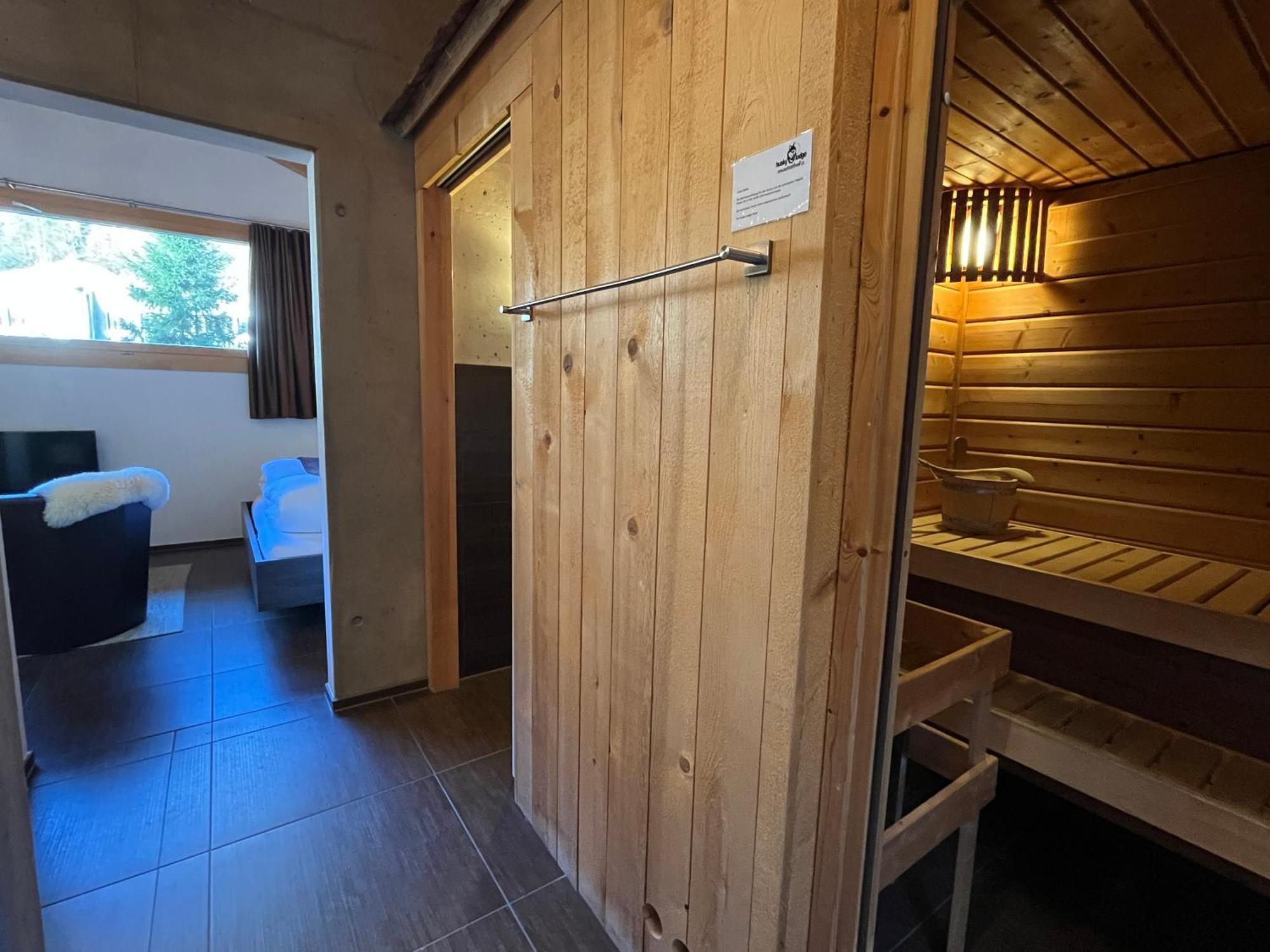 Huettenhotel Husky Lodge Muotathal Eksteriør bilde