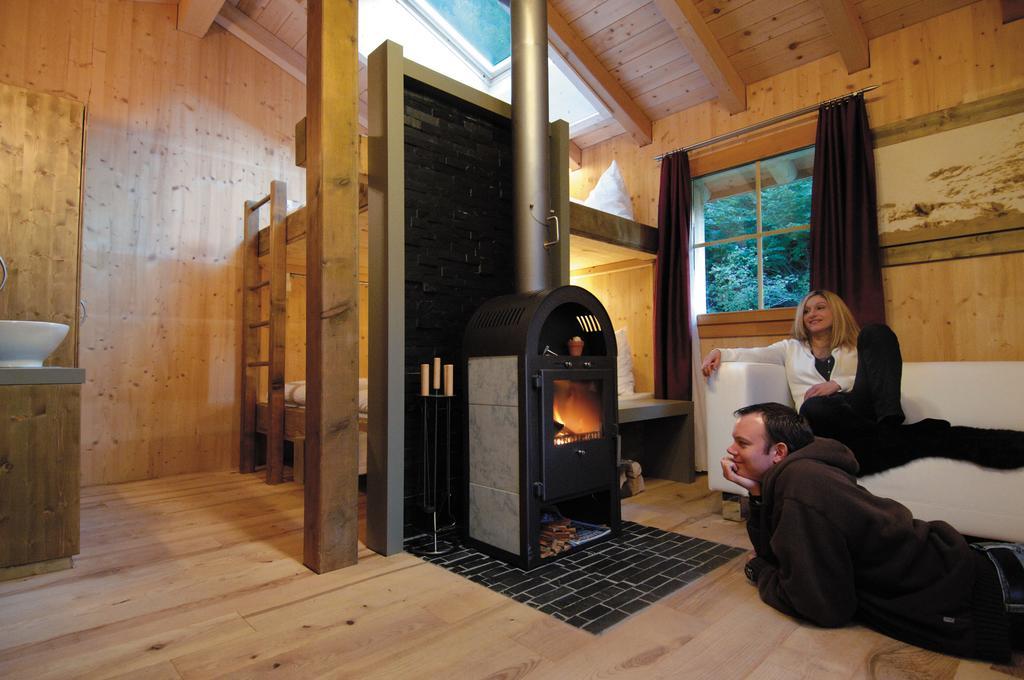 Huettenhotel Husky Lodge Muotathal Rom bilde