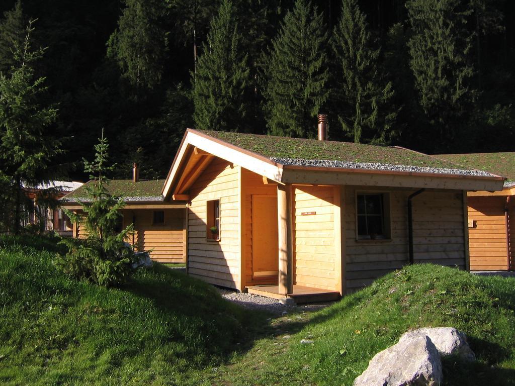 Huettenhotel Husky Lodge Muotathal Rom bilde